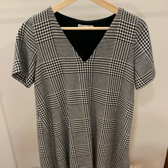 Zara Short Sleeve - Picture 3 of 4